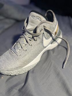 Nike LeBron Basketball Sneaker size 8.5