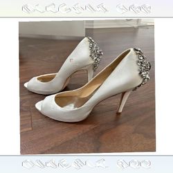 step yourself Party Clothes Glow with Elegant and Trendy Looks