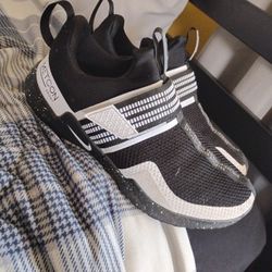 Nike 10" Mens B&W Sport/Basketball Training Shoes