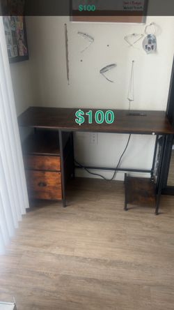 Outlet Desk