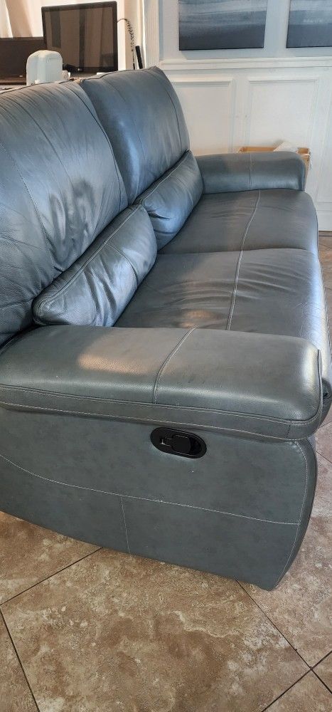 Weston Light Gray Lthr/vinyl Reclining Sofa
