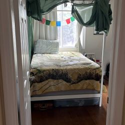 4 POSTER BED FRAME