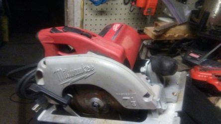 Milwaukee skil saw