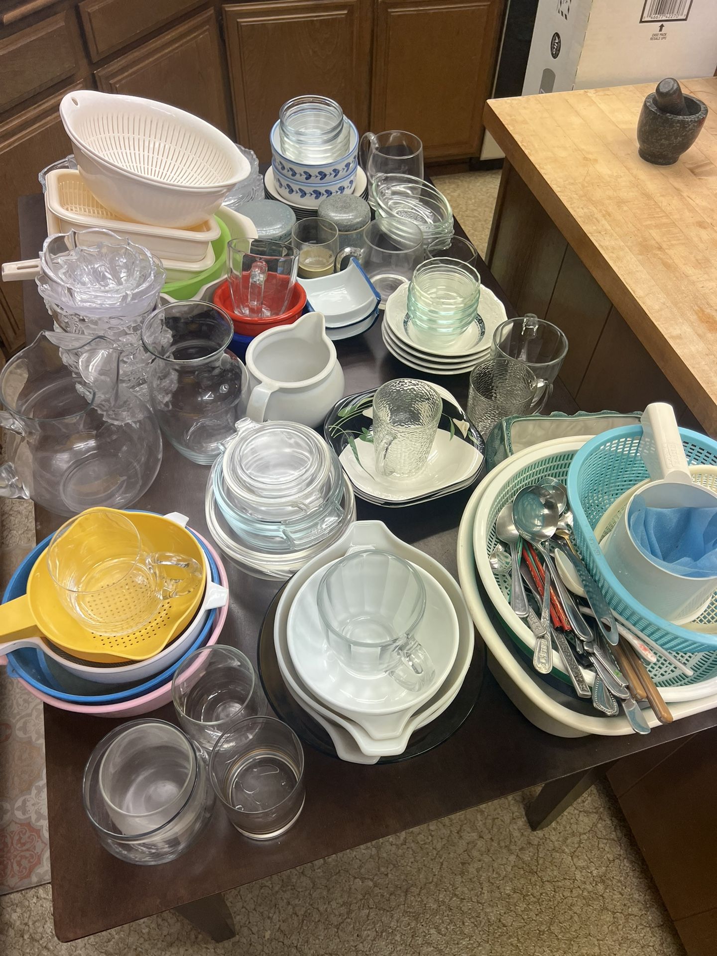 Utensil and glassware dishes on sale