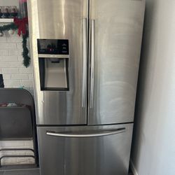 Refrigerator 