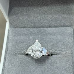 4.10CTW  14KT-WG Solitaire Pear VS Diamond Engagement Ring 