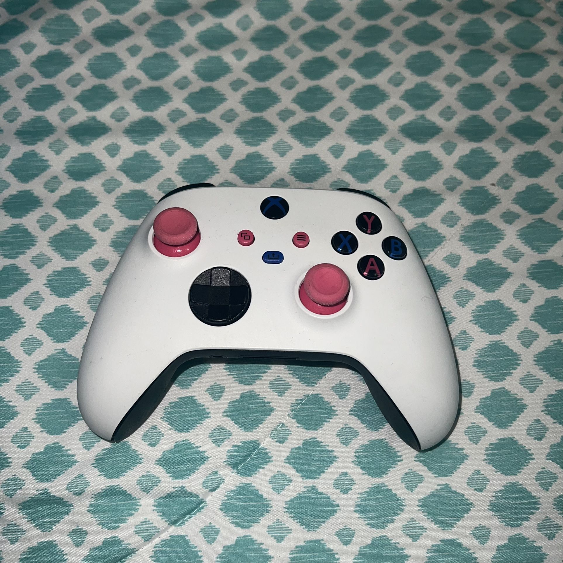 White XBox Wireless Controller With Pink Buttons 