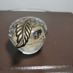 VINTAGE BUBBLE GLASS APPLE PAPERWEIGHT 2.5" - M05