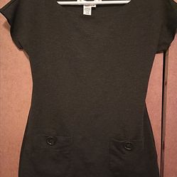 Max Studio Dark Grey Top 2 Front Pockets 68%Rayon, 28%Polyester, 3%Spandex Sz Sm(Fits Like Med) $10
