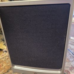 HP subwoofer and speakers, w aux cord and wired remote