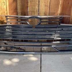 19-22 OEM Toyota Avalon Limited Gray Front Bumper Grille With Chrome Surround