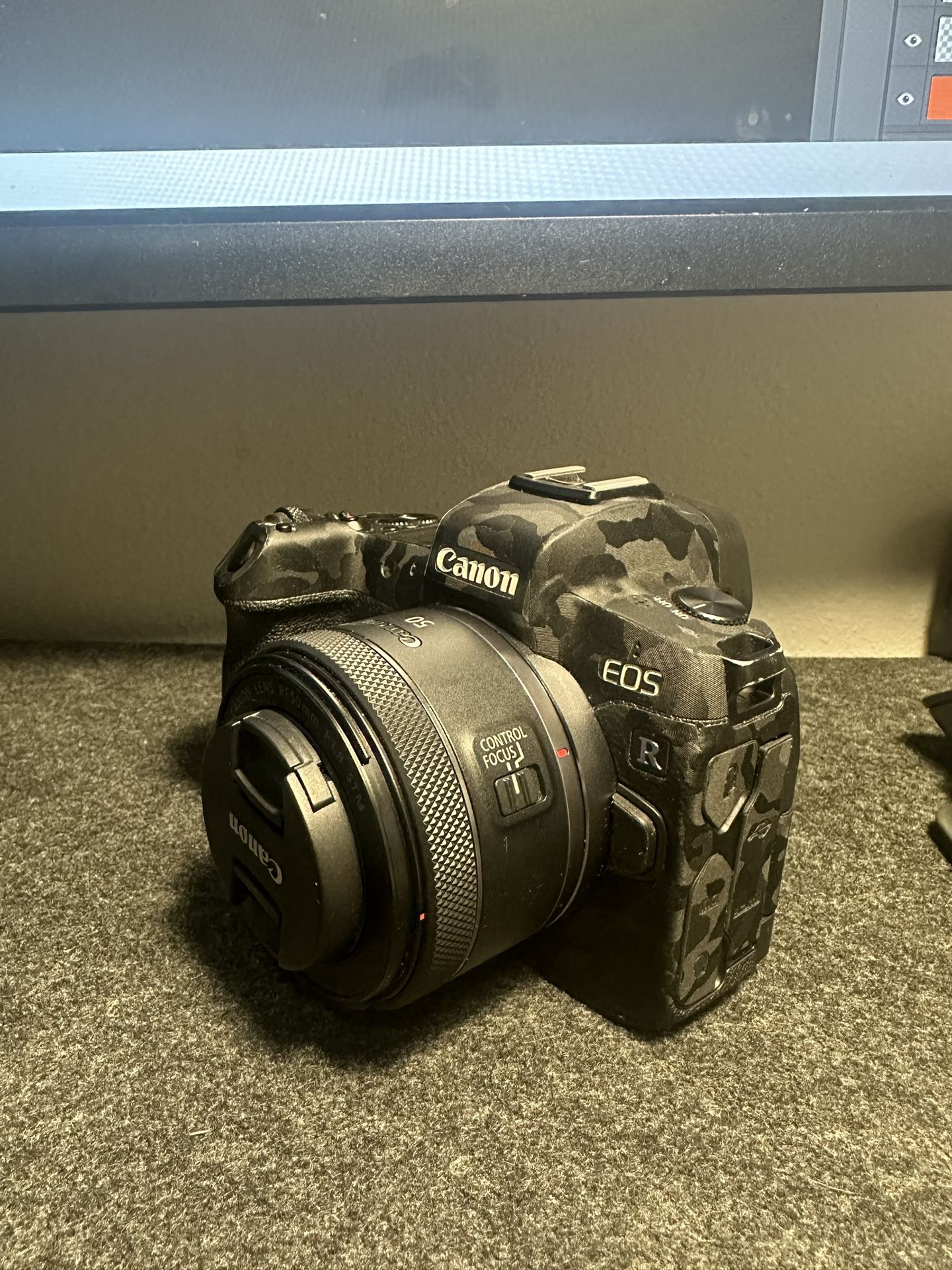 Canon EOS R Mirrorless Camera