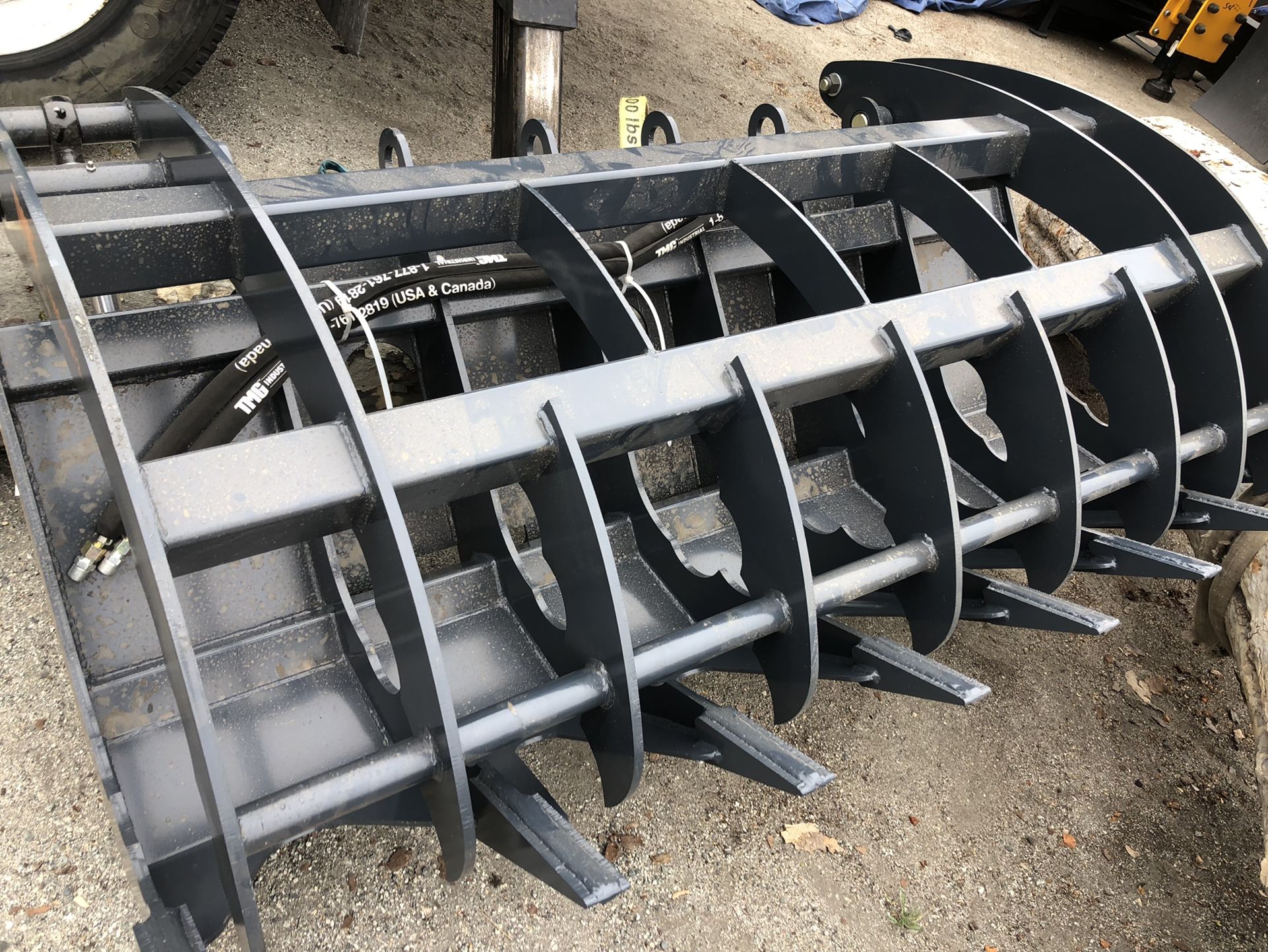 New 72 inch skid steer root rake grapple bucket