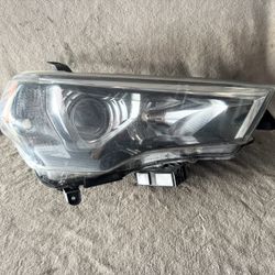 2014 - 2020 TOYOTA 4RUNNER RH PASSENGER SIDE HEADLIGHT OEM