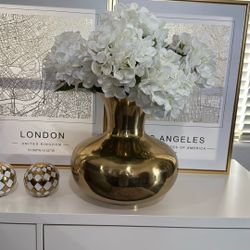 Large Gold Vase 