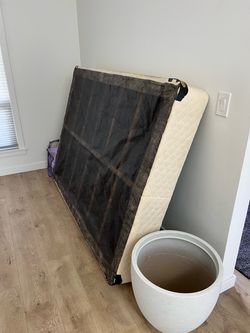 Used queen size mattress box
