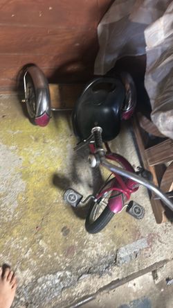Small girl bicycle