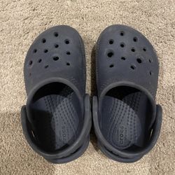 Toddler Crocs- Size 6