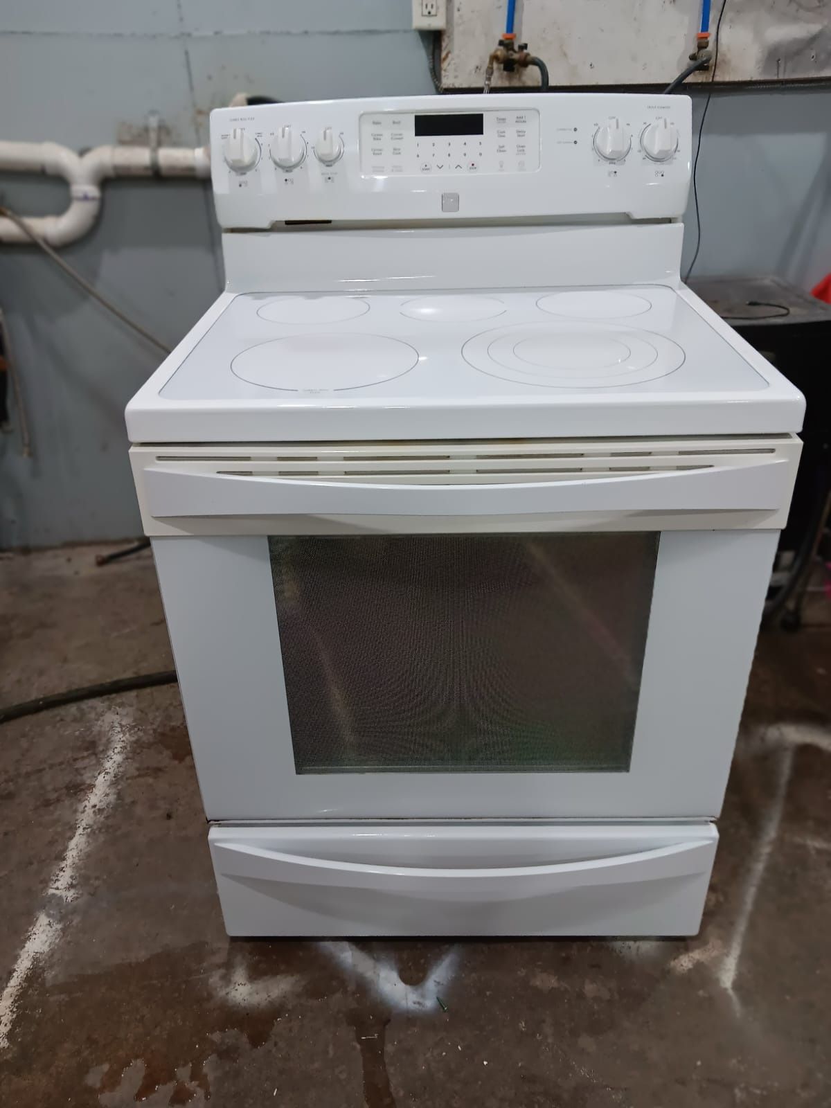 Stove electric Available