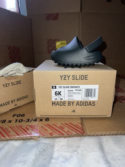Onyx Yzy Yeezy Slides Size 6K Black Foam Runners