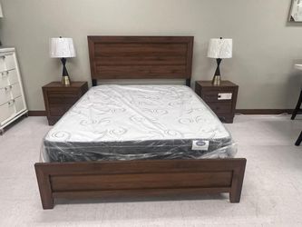 Queen bed, excellent quality
