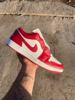 Jordan 1 low “ new beginnings “ size 11