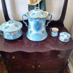 Vintage Chamber Pot Set