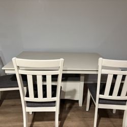 4 Chair Solid White Table 