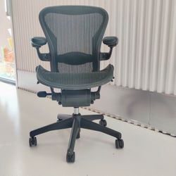 Herman Miller Aeron Office Chair Size B Read The Description 👇🏻  Still Available 