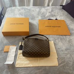 Authentic Louis Vuitton purse - New!