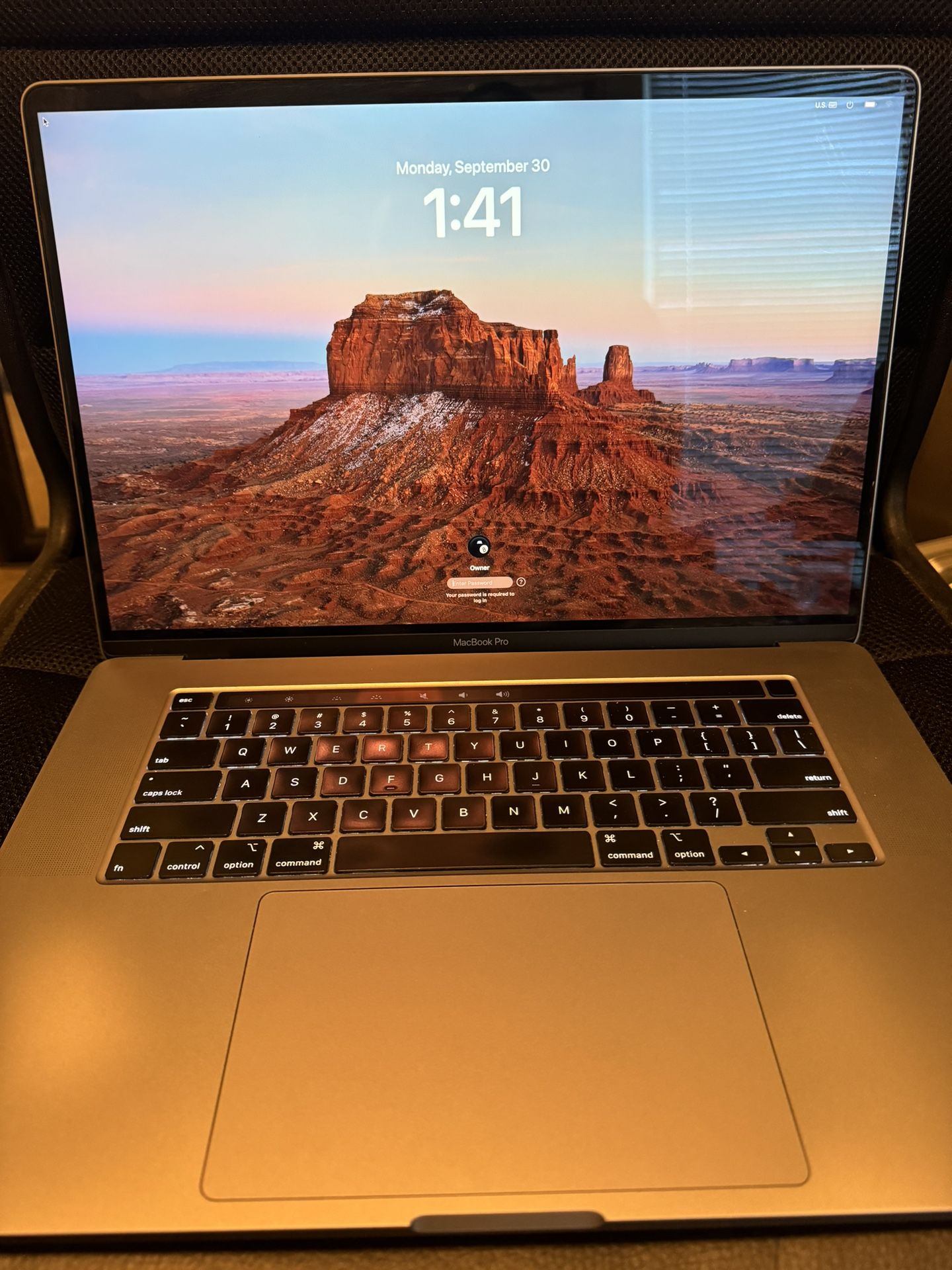 MacBook Pro 2019 (16-inch) i7 w/ Touch Bar