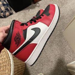 Jordan 1 Black Toe 
