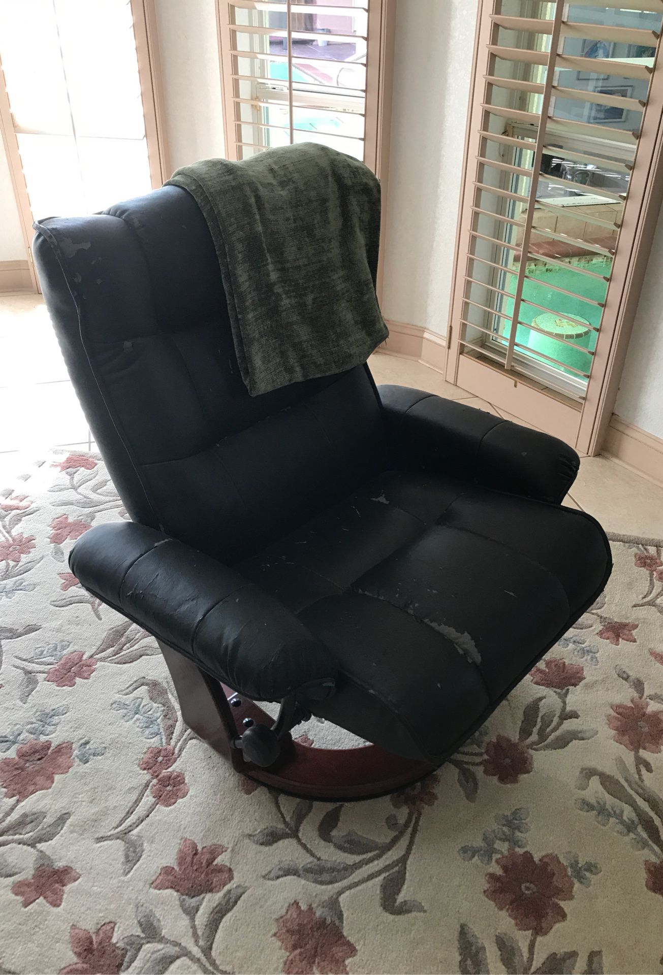 Very Sturdy adjusting Armchair Recliner with solid Hardwood/Metal Base. Color bonded Black Leather!