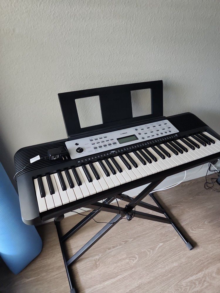 Yamaha 61 Keys Keyboard With Stand , Cover & Adapter