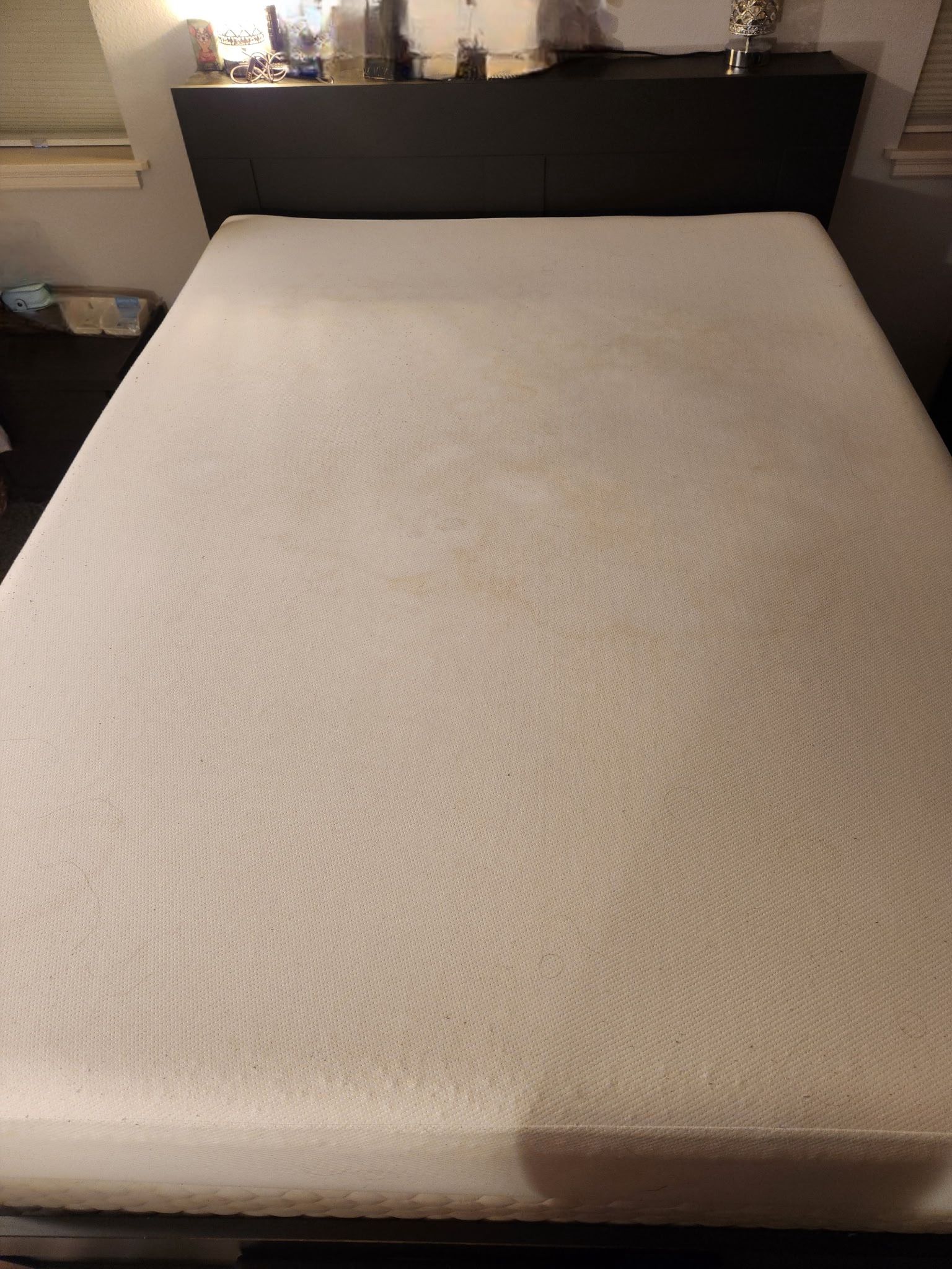 Queen Memory Foam Mattress – Great Condition – $50 (Renton)