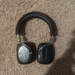 Bowers & Wilkins P5