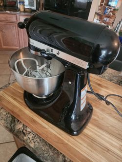 Kitchen Aid Mixer. Classic Black