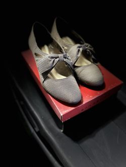 Ann Marino Flats ! Size 6 ! 