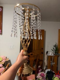 Beautiful centerpiece great for weddings or party’s nice decor
