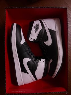 Air Jordan 1 Retro High OG Black/White