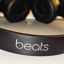 Beats Solo3 Wireless Headphones - Black - Excellent Condition