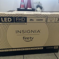 32 Inch Insignia TV BRAND NEW