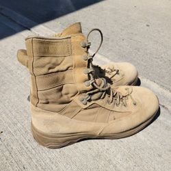 Used USMC Danner Reckoning Boots 9.5R