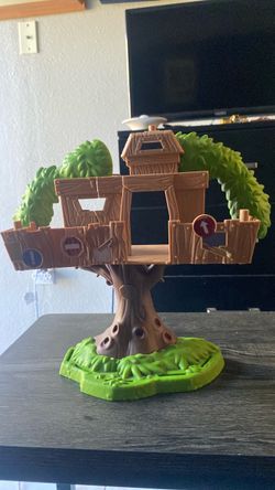 The last kids on earth tree house toy
