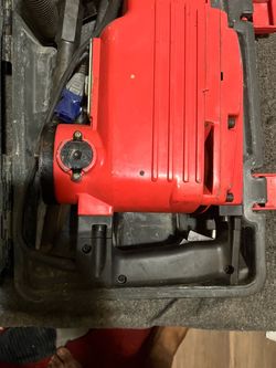 Milwaukee Heavy-Duty Demolition Hammer