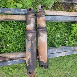 Hydraulic Cylinders And Scissors Hi-lift/dump Truck, Bridge Beams