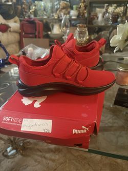 New Puma Vibrant Red Athletic Shoes