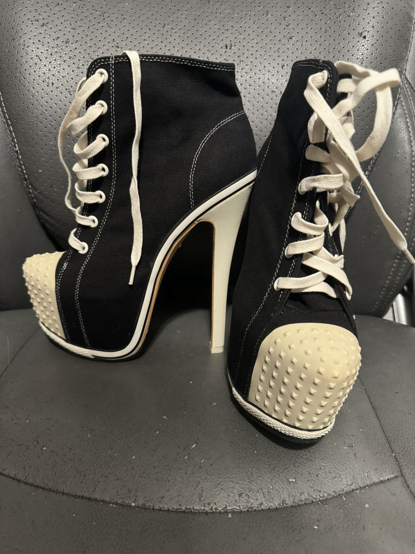 Converse Heels - Great For The Fall - New Condition