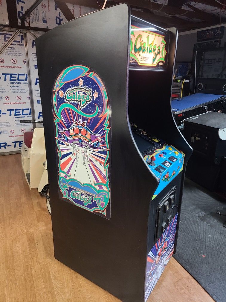 Galaga arcade game works great with 60 games builtin
PRICE IS FIRM!