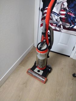 Bissell cleanvew barely used vacuum
